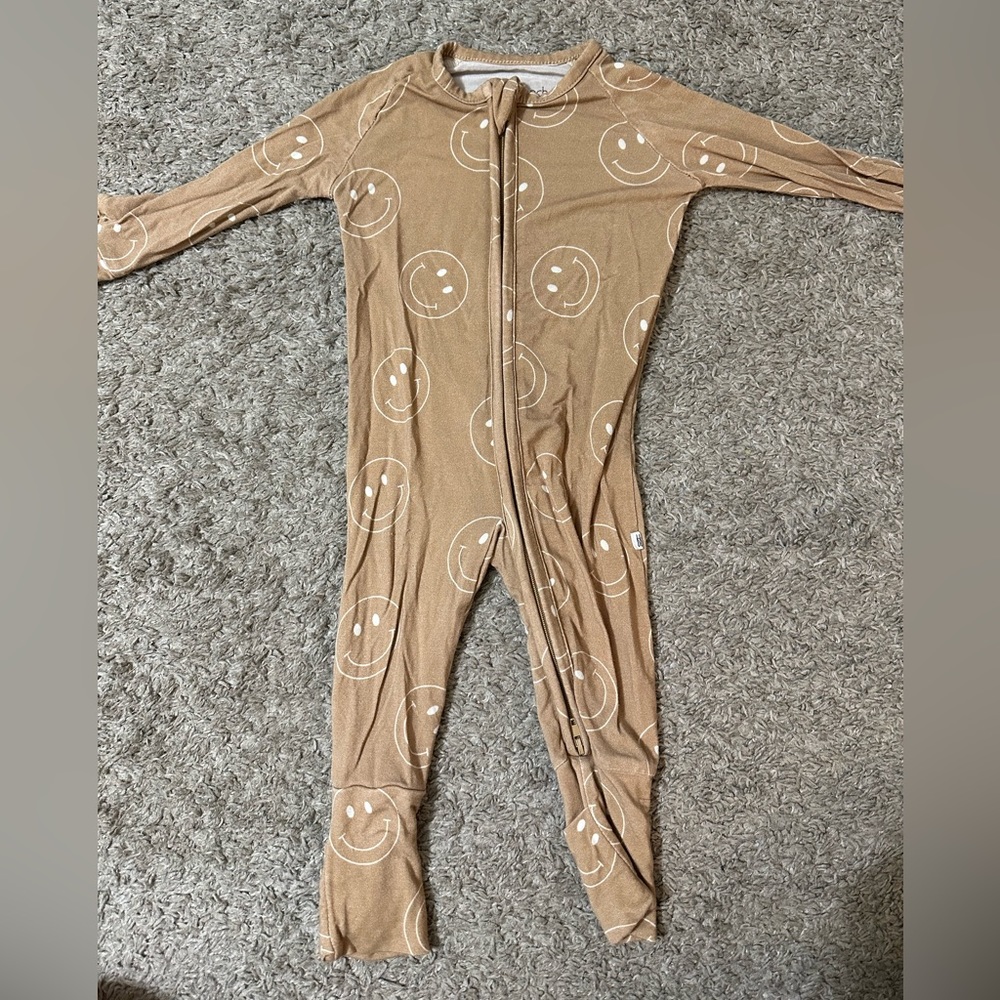 3-6 months, convertible sleeper with foldable cuffs